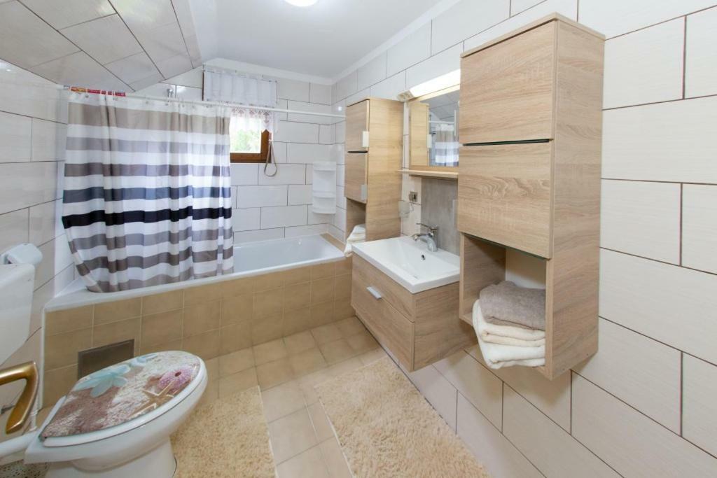 Villa Kuca Za Odmor Marija Vrhovine Esterno foto